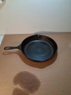 The Vintage Wagner Ware Sidney -O-, 11 7/8” Cast Iron Chicken Fryer